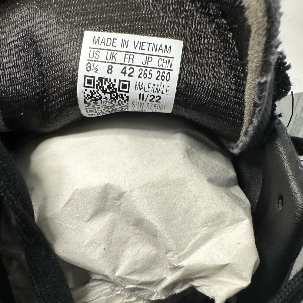 Adidas - Picture 9 of 12